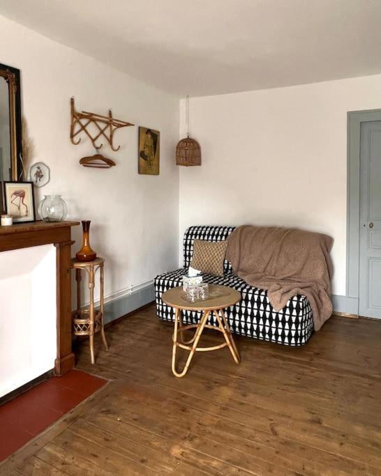 Charmante Maisonette A Arconnay Exterior foto